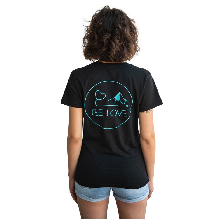 V-neck t-shirt